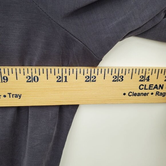 Red by BKE Washed Surplice Top 3/4 Button Sleeve V-Neck Small Womens Gray - Picture 10 of 12